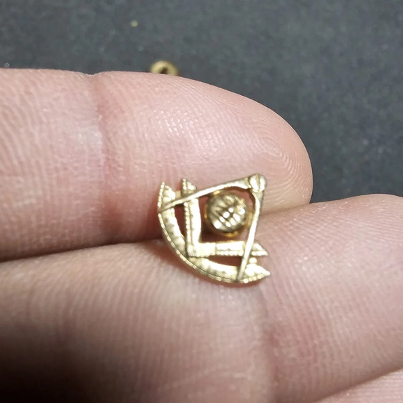 Masonic 14k Gold Small Lapel Screwback Pin Badge 0.7 Grams - Picture 4 of 8